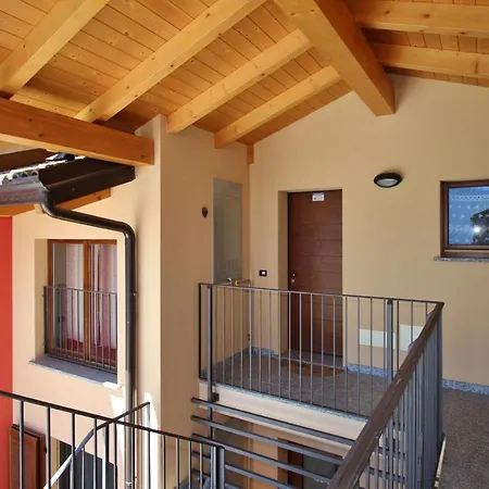 Sleeps 6 Pool Apartment *